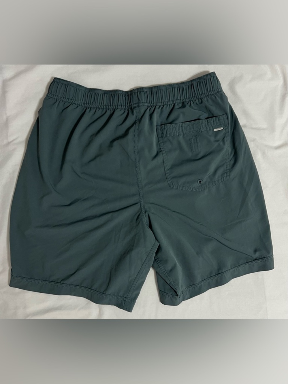 Vuori Green Kore Shorts Men’s Athletic Performance Lined Drawstring Activewear - Picture 2 of 5